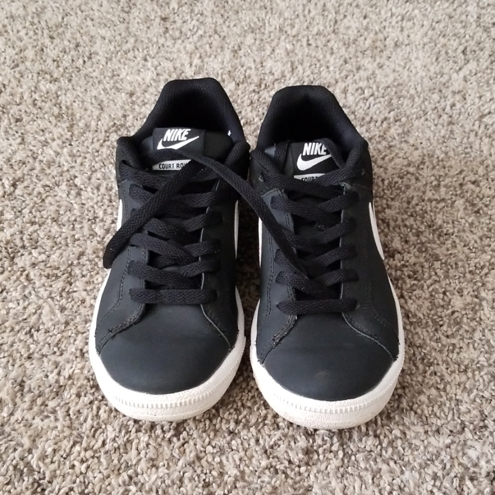 Nike Shoes - Picture 1 of 4